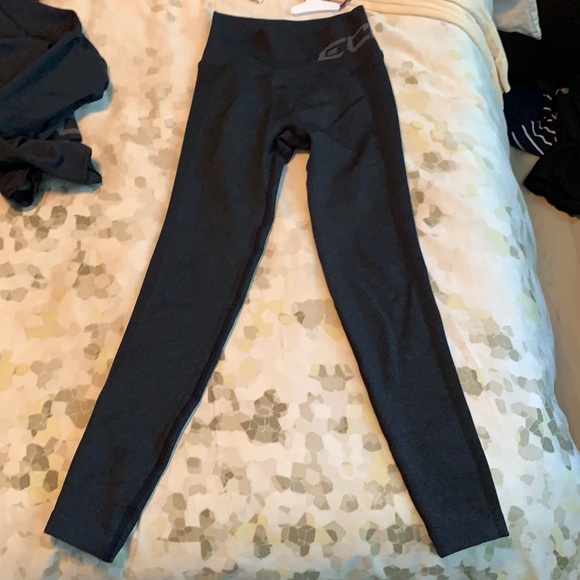 ECHT Scrunch butt matching set! - Picture 2 of 3